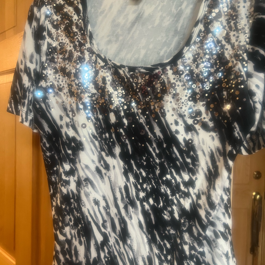 St. John Gold Label T-Shirt Top ~ Black + White Sequin Splash-Medium **Stain